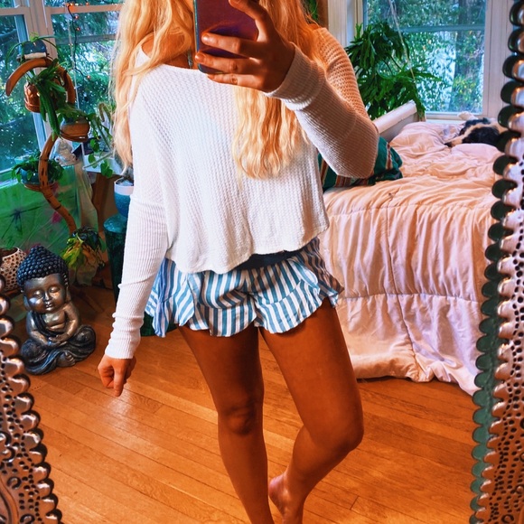 Alya Cozy White Angelic Short a Tunic Top ✨ - Picture 4 of 7